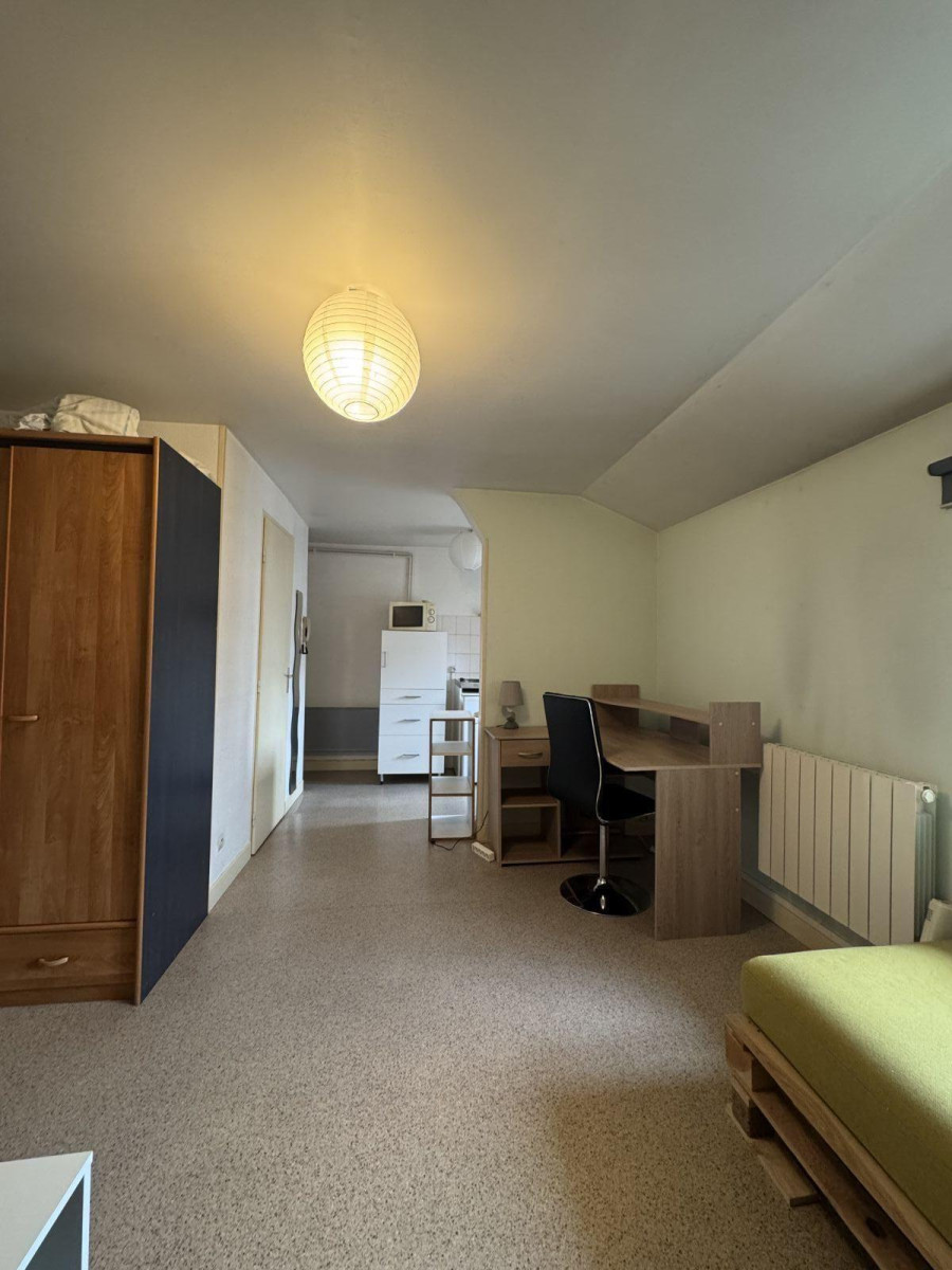 
                                                Location
                                                 Studio meublé idéalement situé à Nancy Bd Lobau