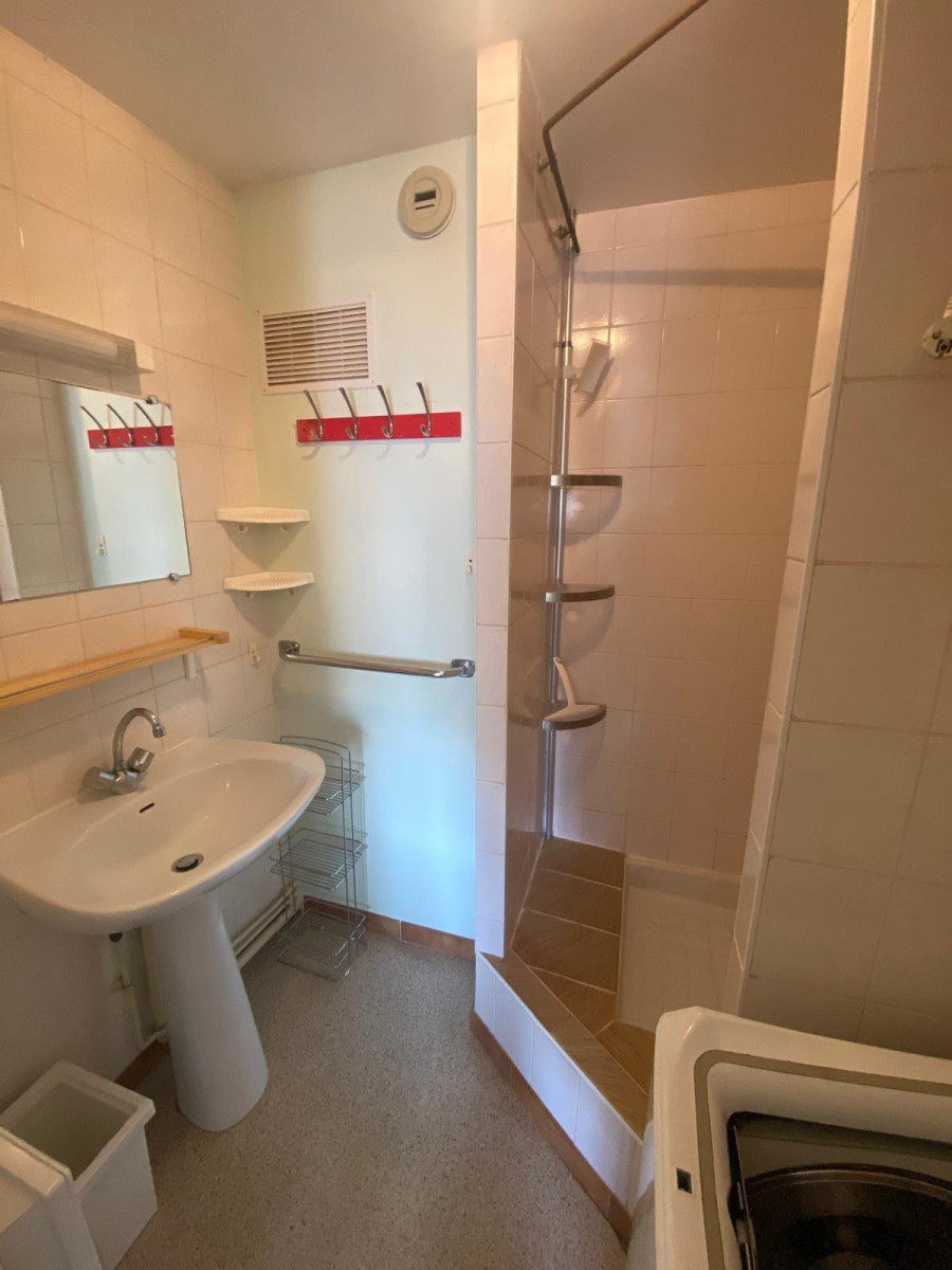 
                                                Location
                                                 Studio meublé idéalement situé à Nancy Bd Lobau