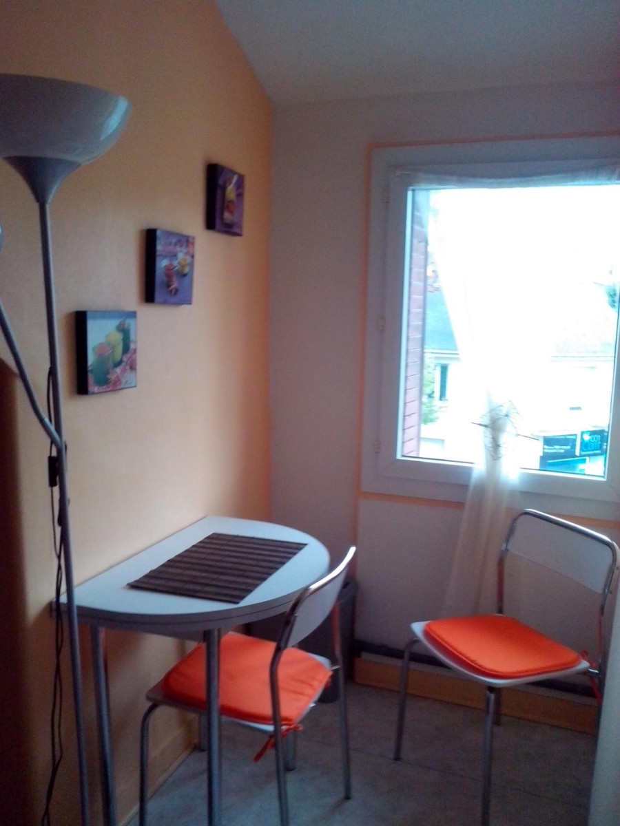 
                                                Location
                                                 Studio meublé indépendant quartier Procé