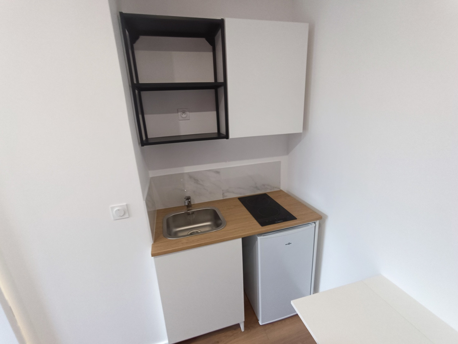 
                                                Location
                                                 Studio meublé lit mezzanine – St Honoré