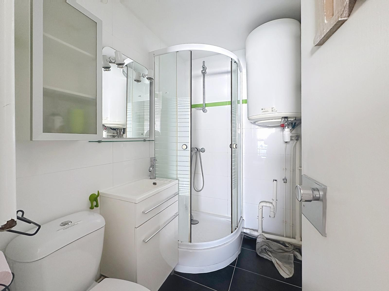 
                                                Location
                                                 Studio meublé lumineux à la Genette