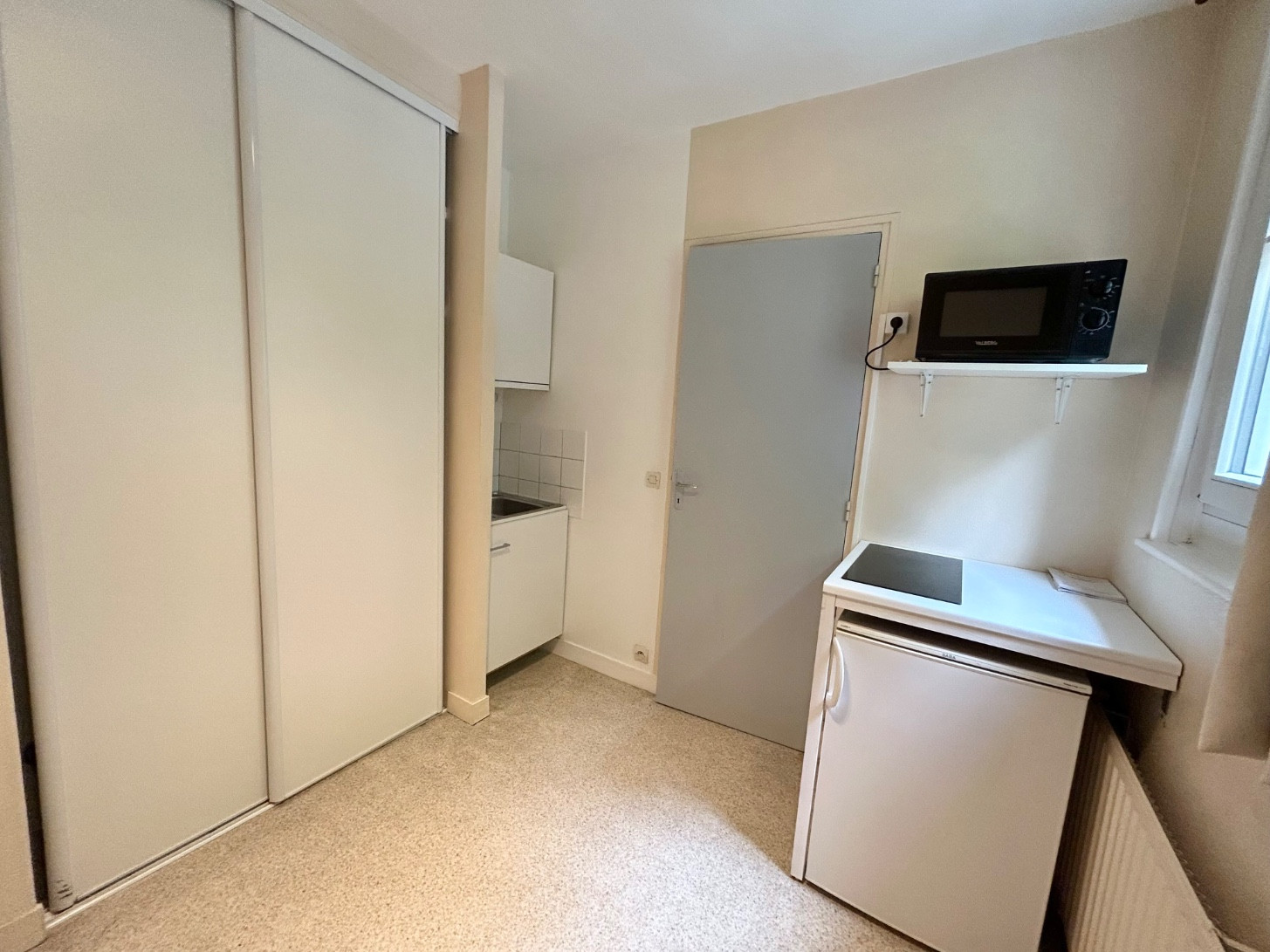
                                                Location
                                                 Studio meublé lumineux proche université Amiens