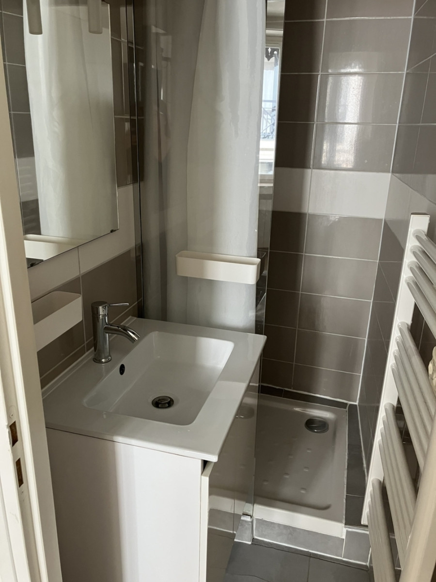 
                                                Location
                                                 Studio meublé Lyon 3