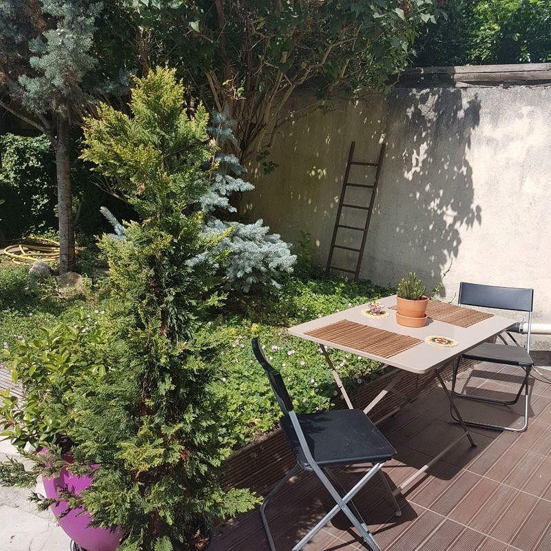 
                                                Location
                                                 Studio meublé Metro7 L.Aragon
