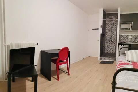 
                                                Location
                                                 Studio meublé Meudon