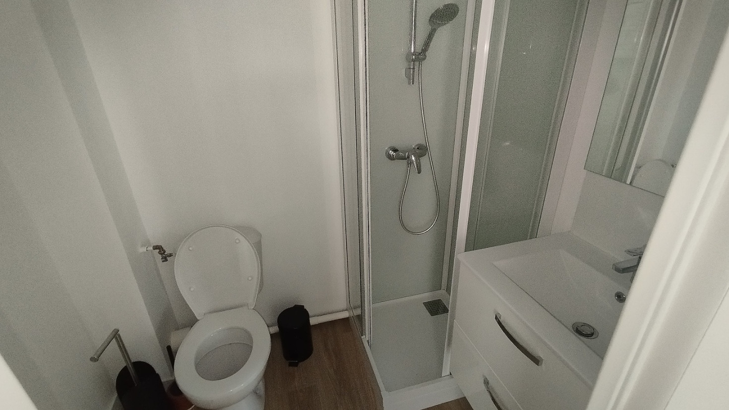 
                                                Location
                                                 Studio meublé moderne - DPE B