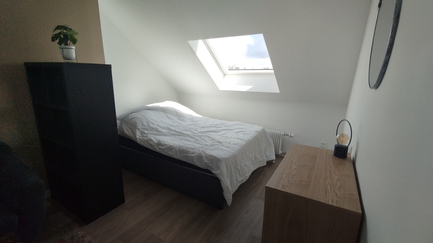 
                                                Location
                                                 Studio meublé moderne - DPE B