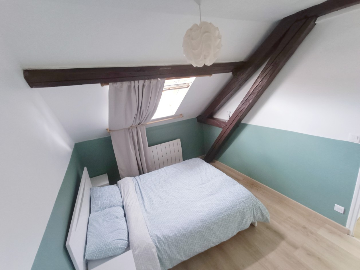 
                                                Location
                                                 Studio meublé moderne et pratique