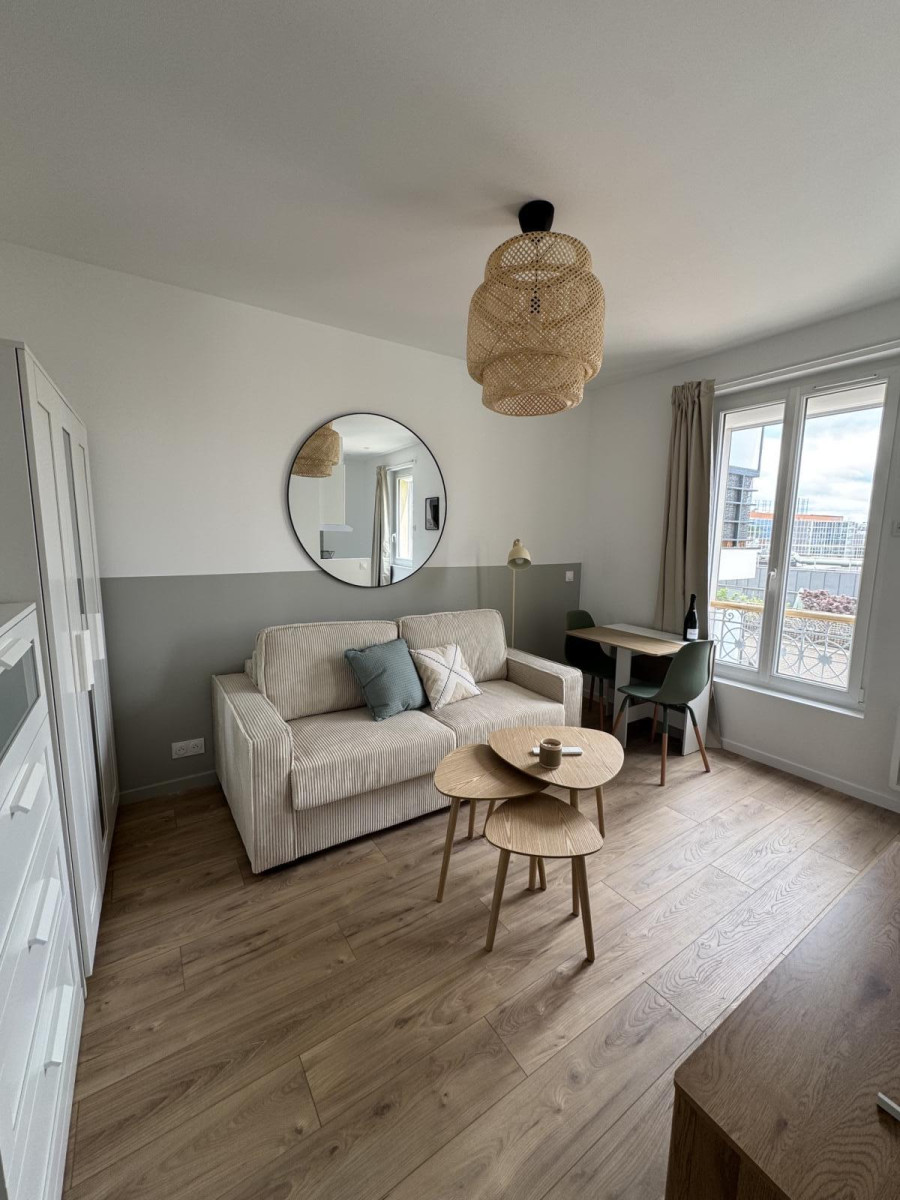 
                                                Location
                                                 Studio meublé neuf 18m² -Dernier étage + cave