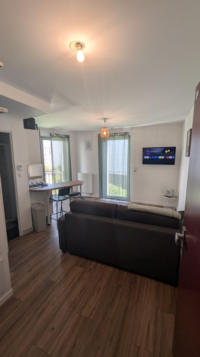 
                                                Location
                                                 Studio meublé neuf - Nancy centre - fac de droit