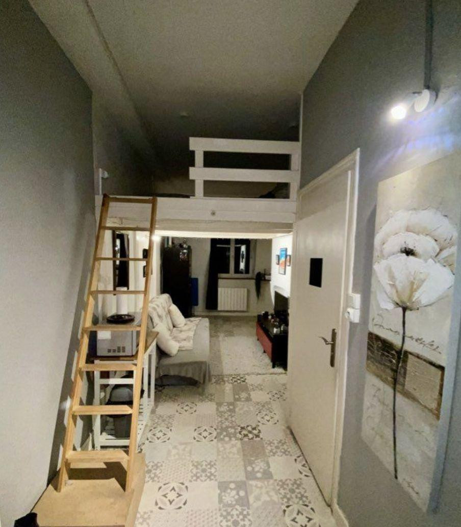 
                                                Location
                                                 Studio meublé Opéra