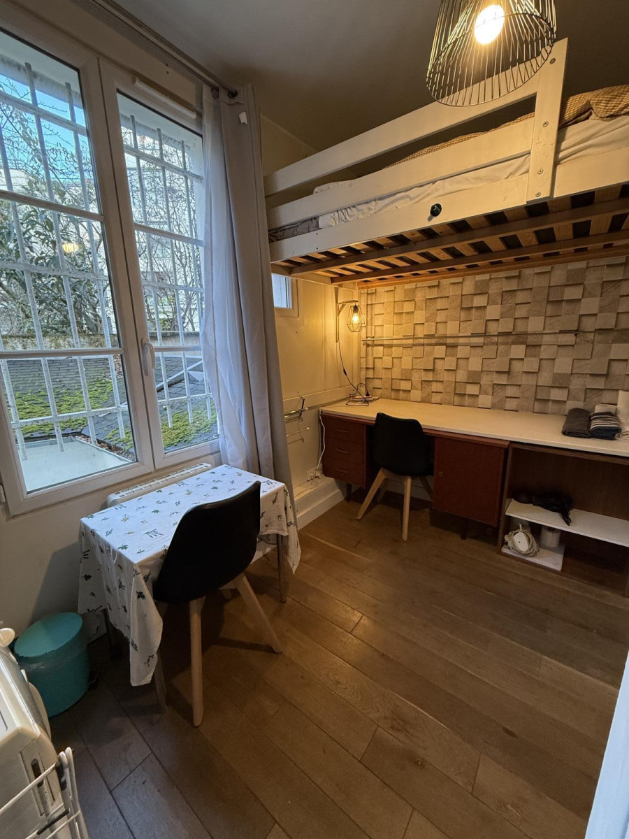 
                                                Location
                                                 Studio meuble- Paris 15e, proche de la Tour Eiffel