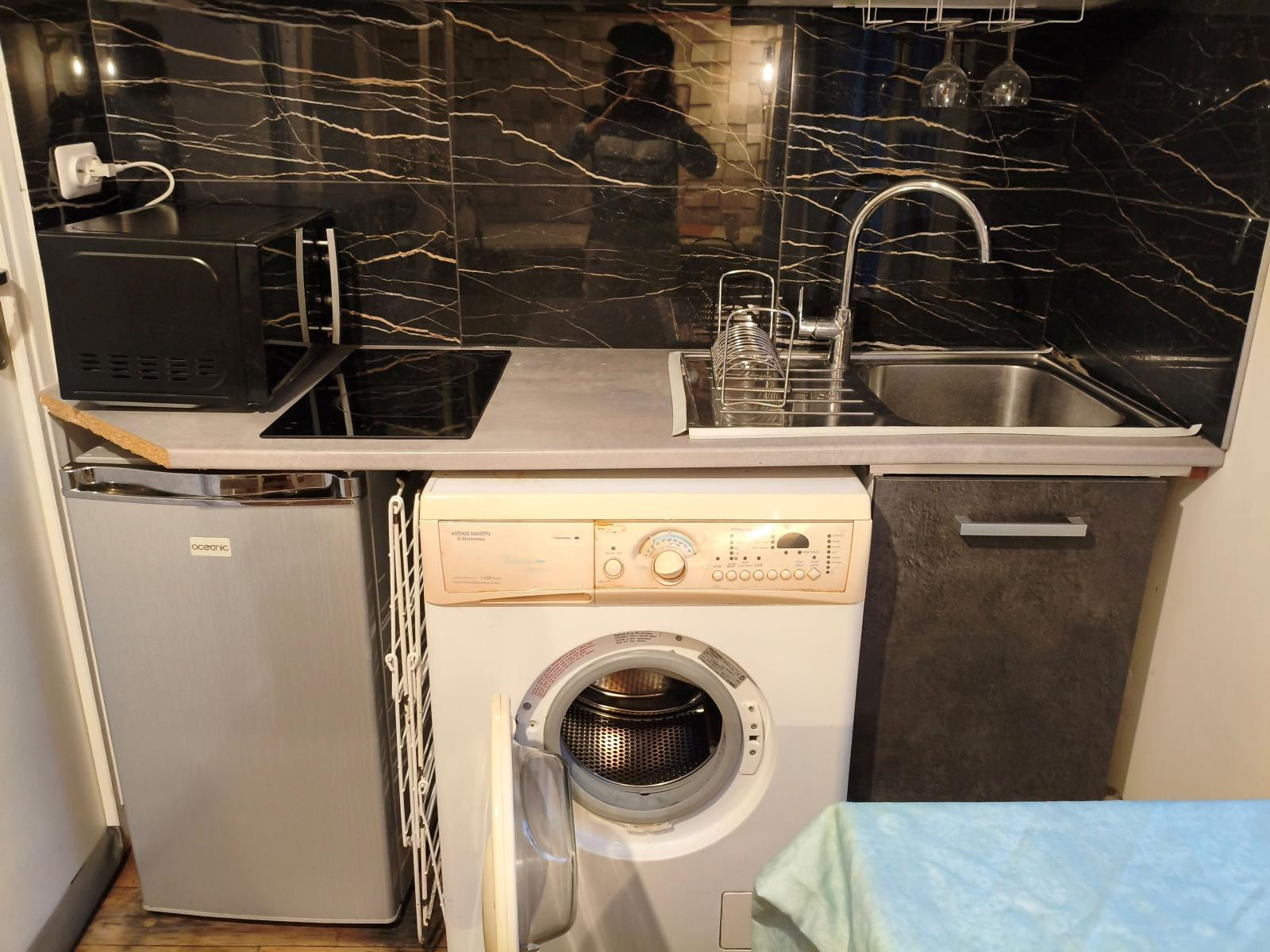 
                                                Location
                                                 Studio meuble- Paris 15e, proche de la Tour Eiffel