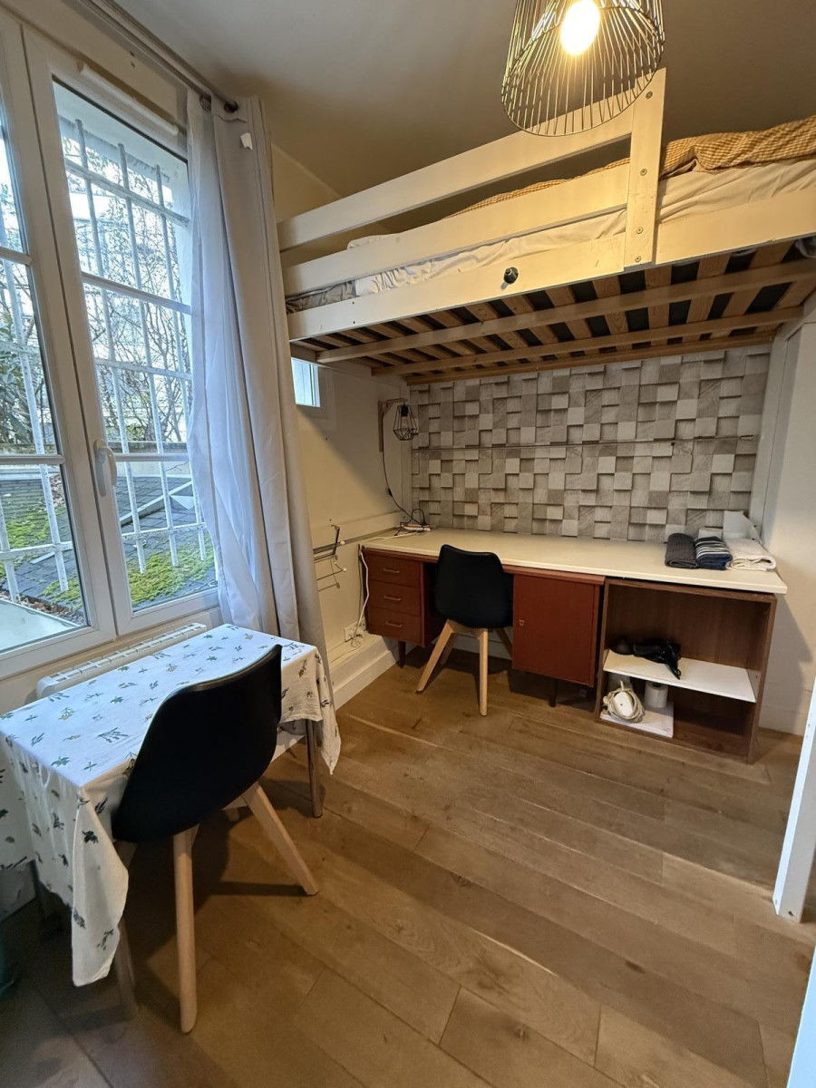 
                                                Location
                                                 Studio meuble- Paris 15e, proche de la Tour Eiffel