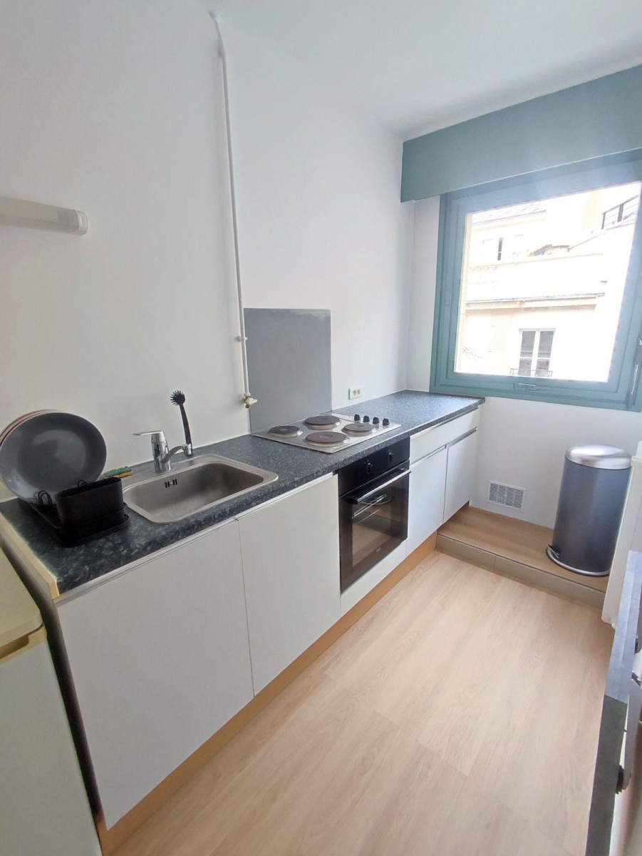 
                                                Location
                                                 Studio meublé Paris 16 - Victor Hugo 28m²