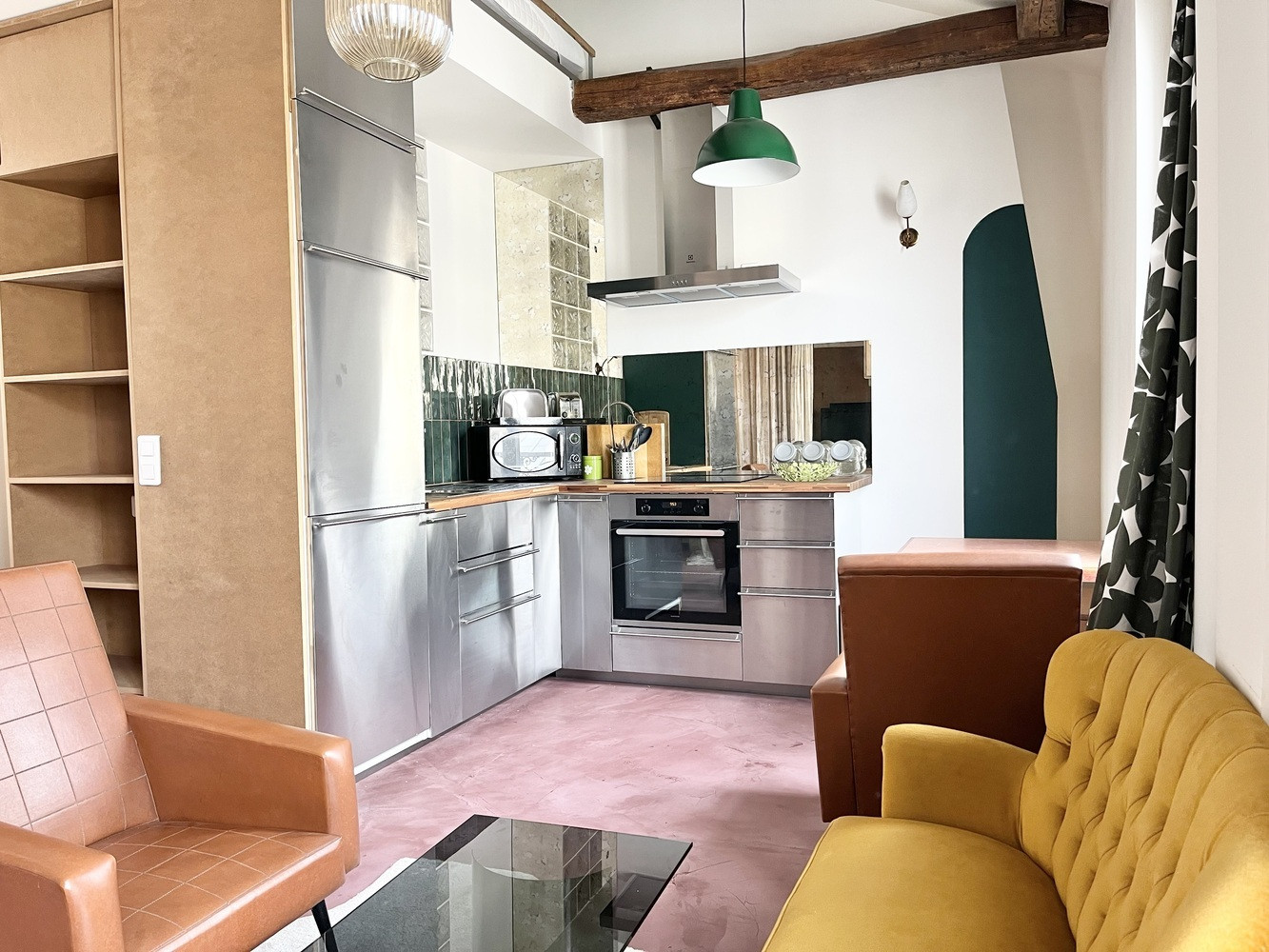 
                                                Location
                                                 Studio meublé Paris 18 - dernier étage