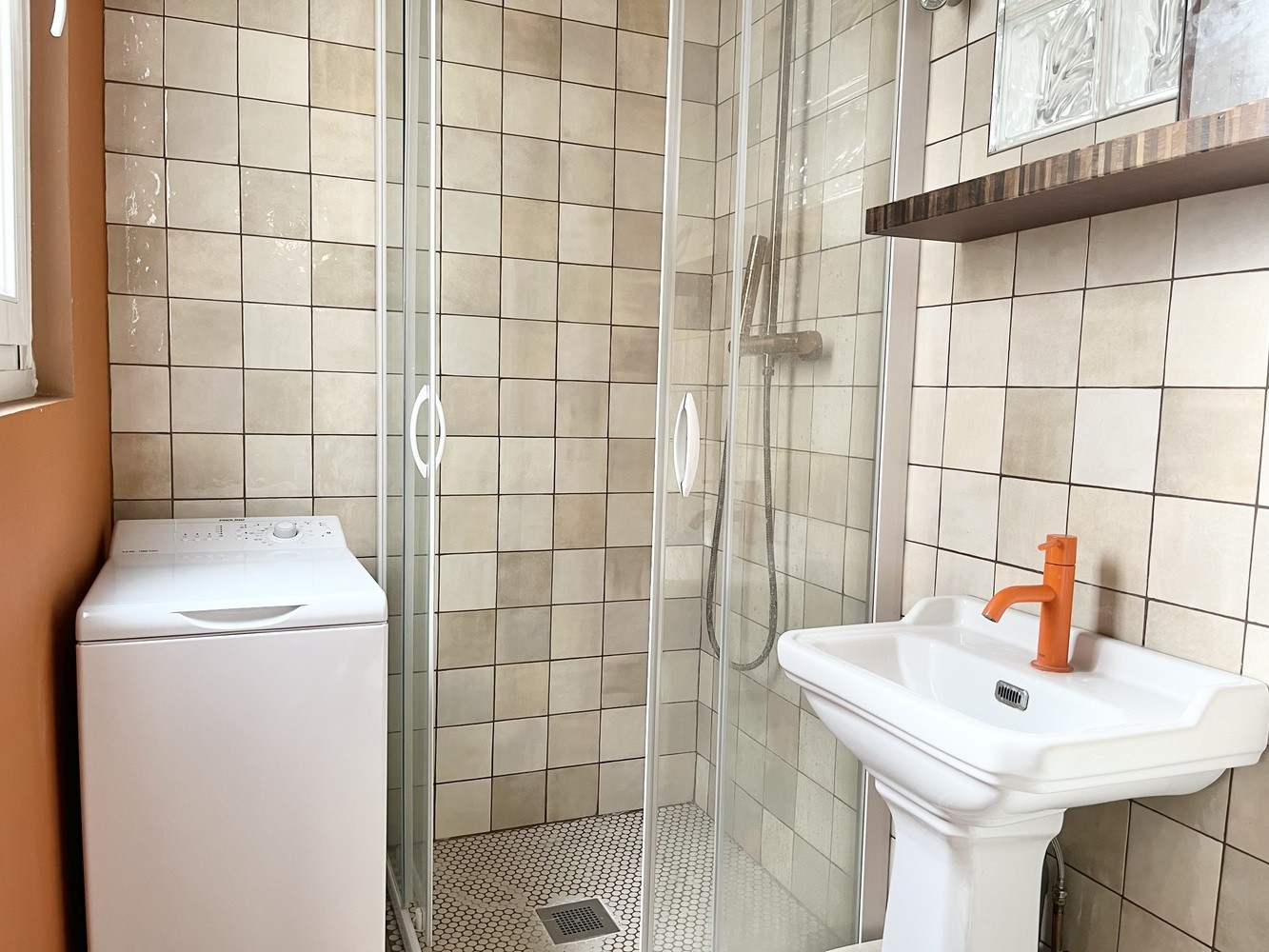 
                                                Location
                                                 Studio meublé Paris 18 - dernier étage