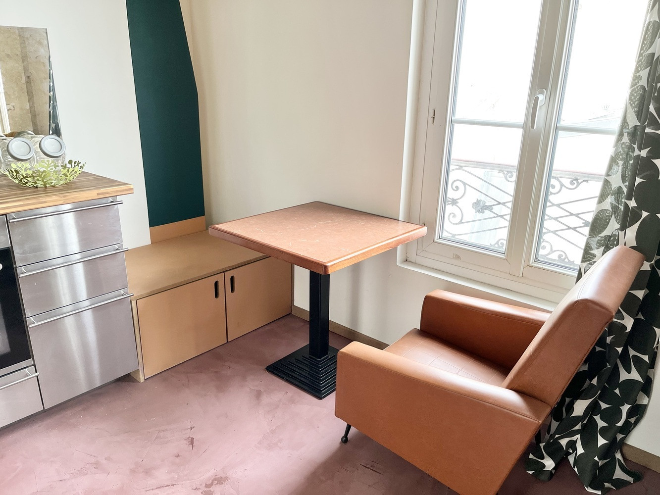 
                                                Location
                                                 Studio meublé Paris 18 - dernier étage