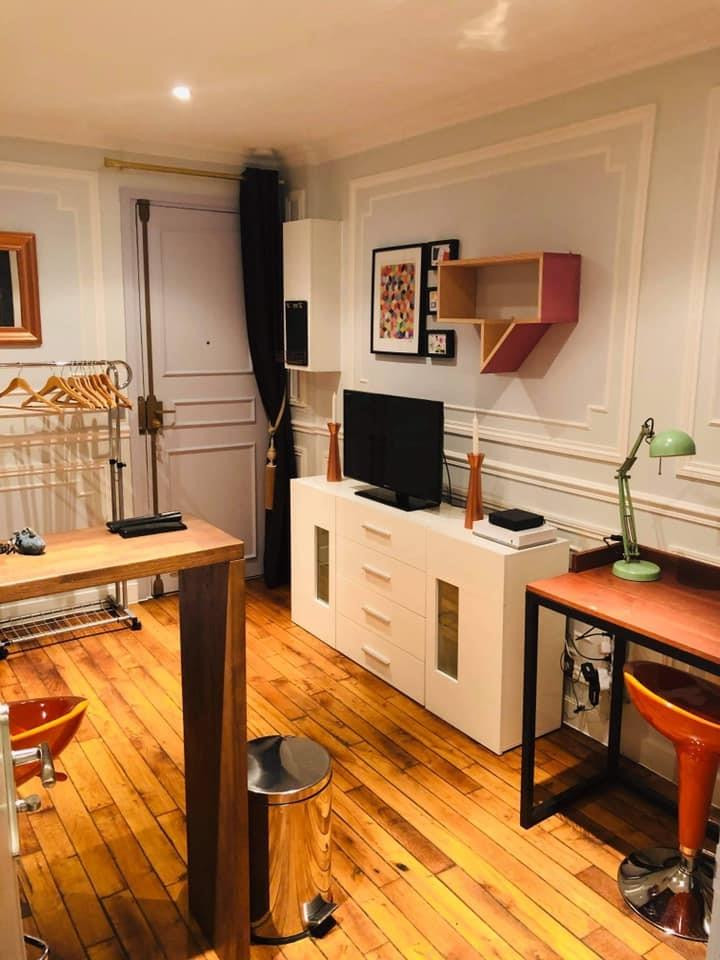
                                                Location
                                                 Studio meublé Paris 18è