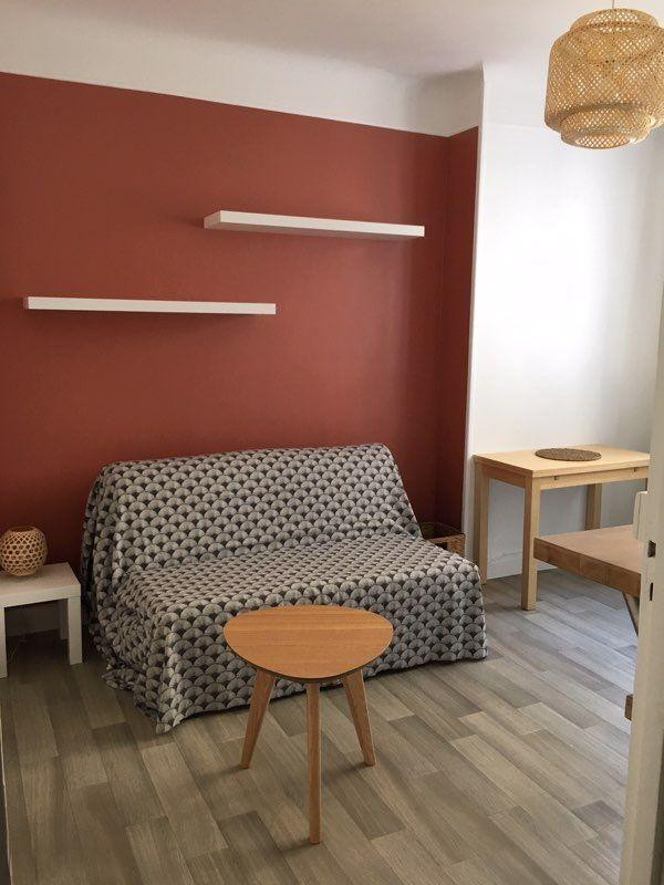 
                                                Location
                                                 Studio meublé Paris 9e