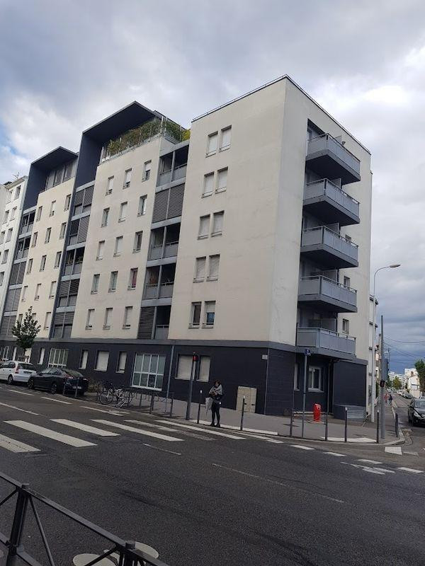 
                                                Location
                                                 Studio meublé + parking + balcon Lyon 8