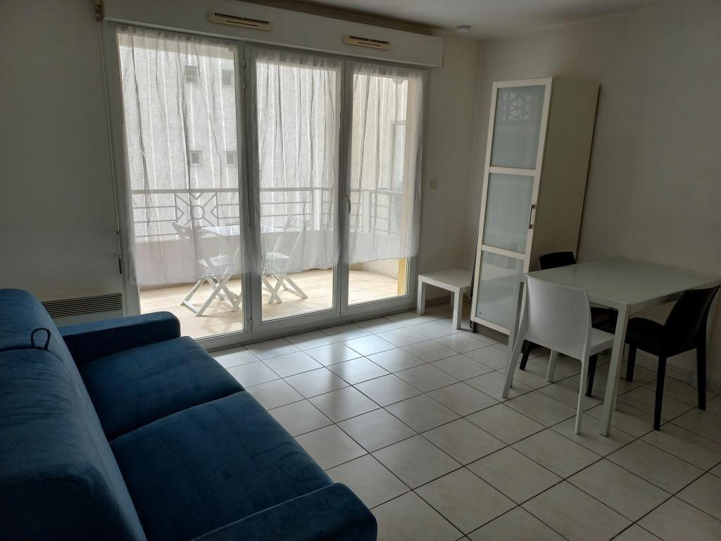 
                                                Location
                                                 Studio meublé passage à niveau Gambetta