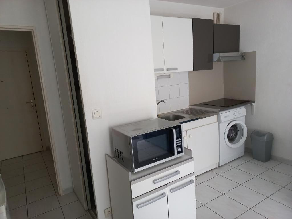
                                                Location
                                                 Studio meublé passage à niveau Gambetta