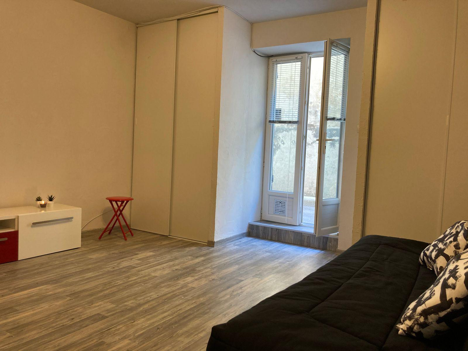 
                                                Location
                                                 Studio meublé plein centre ville