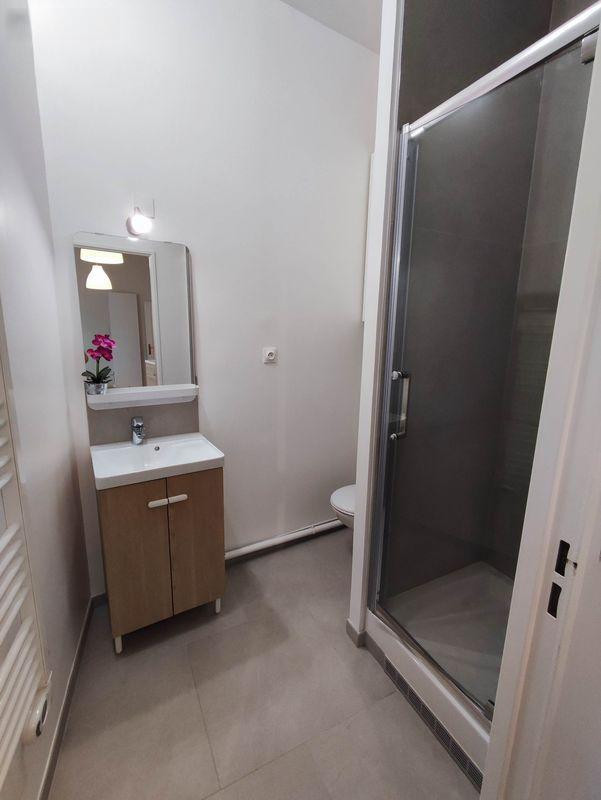 
                                                Location
                                                 Studio meublé Pontoise centre + parking