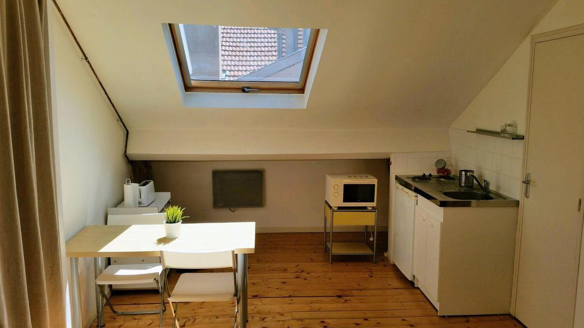 
                                                Location
                                                 Studio meublé pour étudiant(e) hyper centre ville