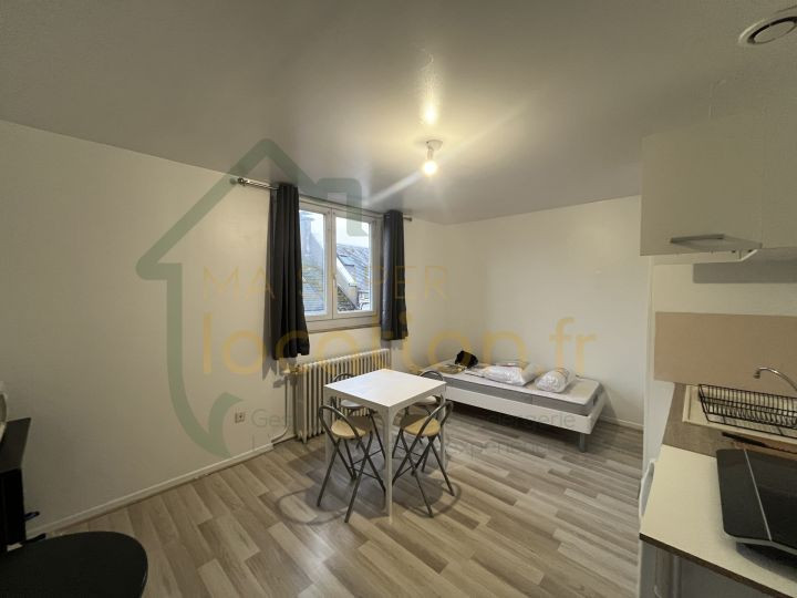 
                                                Location
                                                 Studio meublé proche Champs Elysées