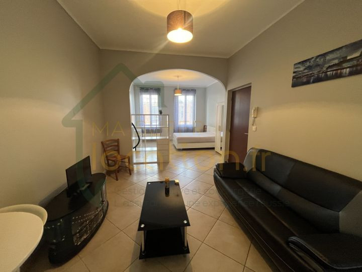 
                                                Location
                                                 Studio meublé, proche des commodités à deux pas du Centre-VIlle de SAINT-QUENTIN