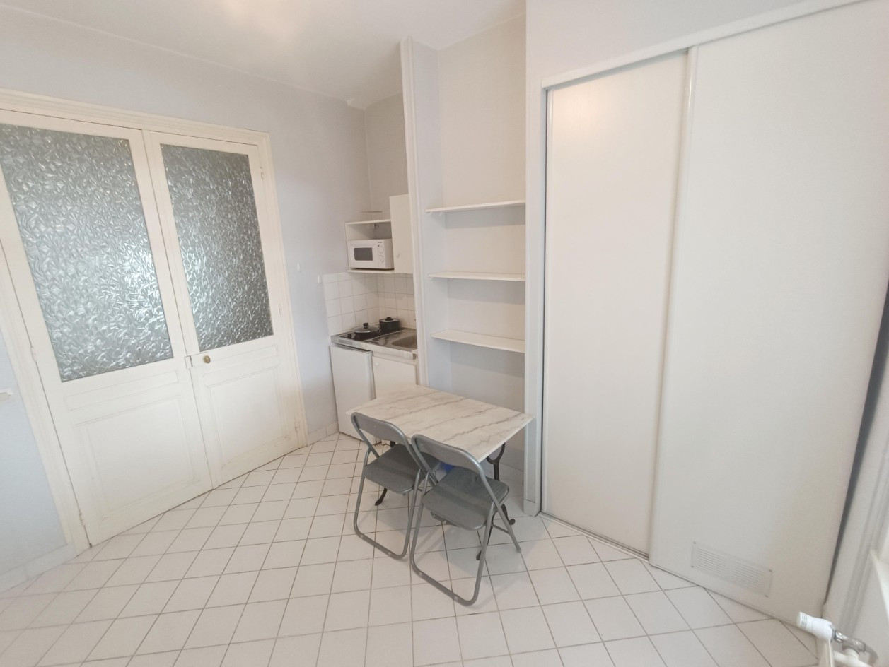 
                                                Location
                                                 Studio meublé proche Facs – Amiens 14m2