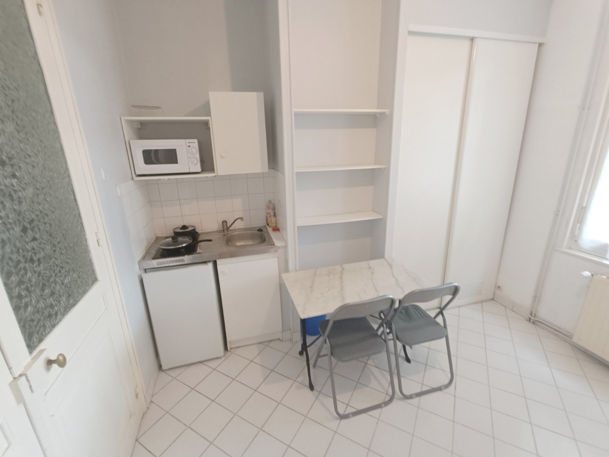 
                                                Location
                                                 Studio meublé proche Facs – Amiens 14m2