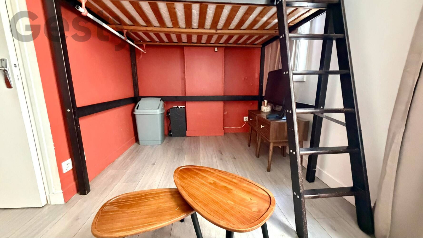 
                                                Location
                                                 Studio meublé proche métro Château Rouge