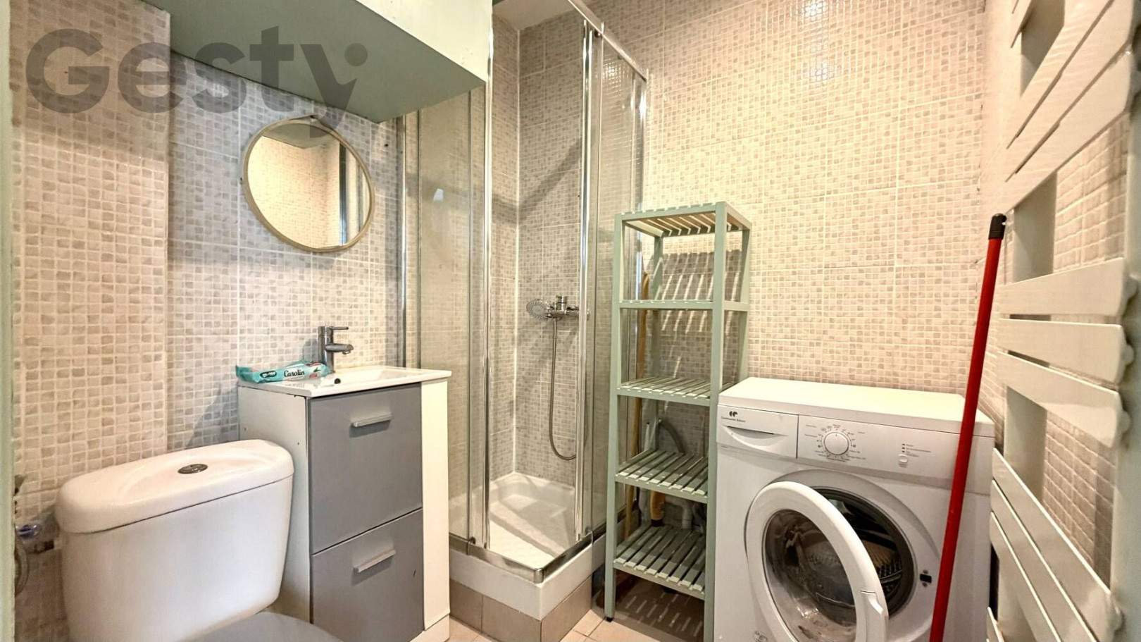 
                                                Location
                                                 Studio meublé proche métro Château Rouge