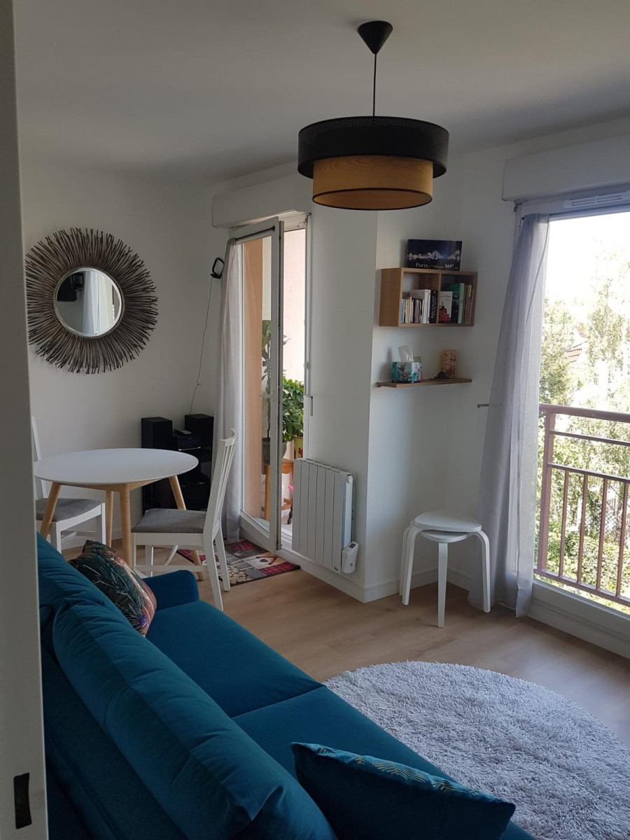 
                                                Location
                                                 Studio meublé proche rer