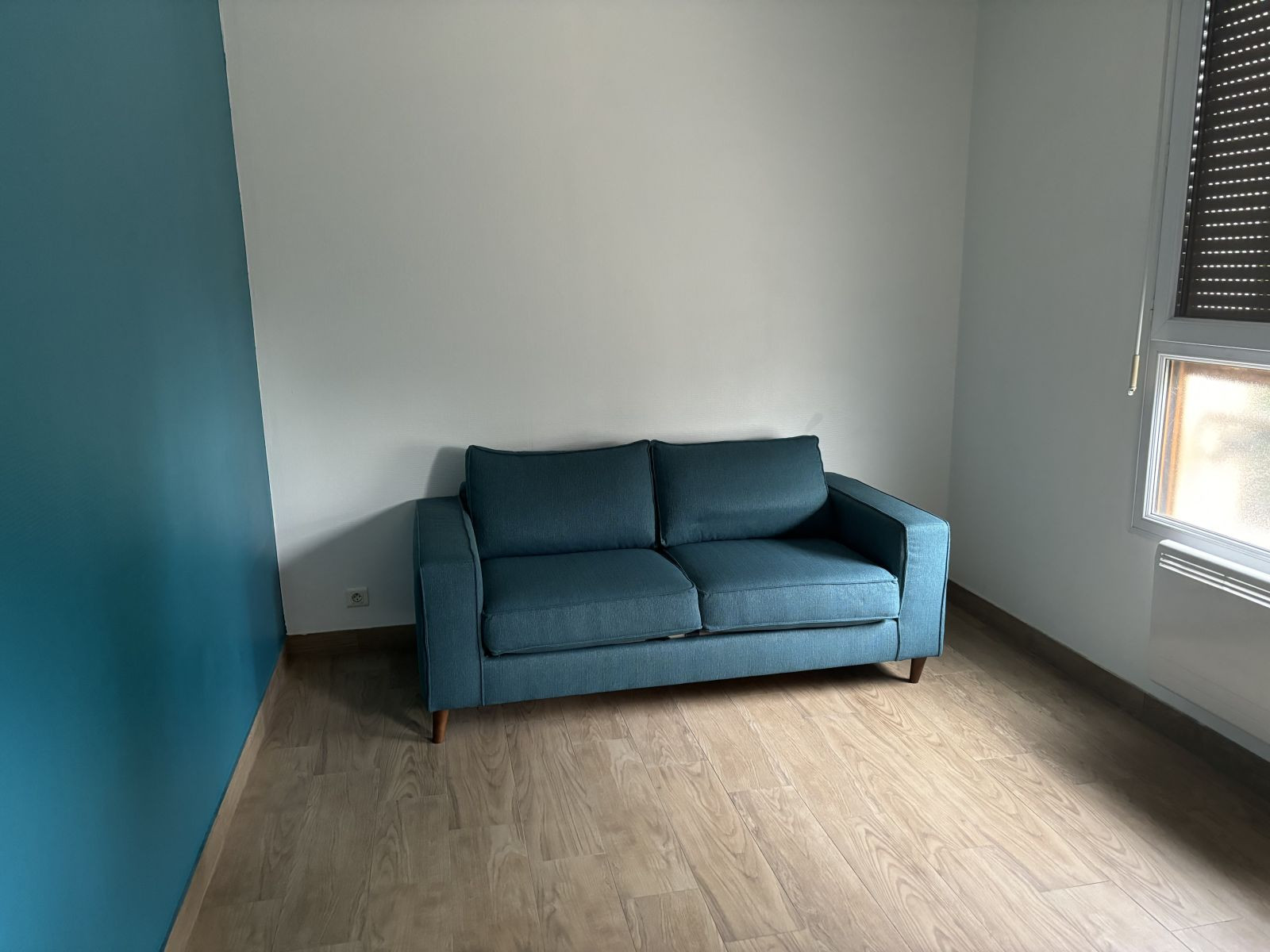 
                                                Location
                                                 Studio meublé proche RER E lumineux et calme