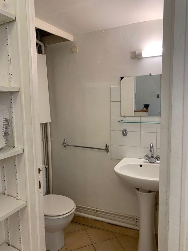 
                                                Location
                                                 STUDIO MEUBLE Qtier Mairie-P de Justice Aix centre