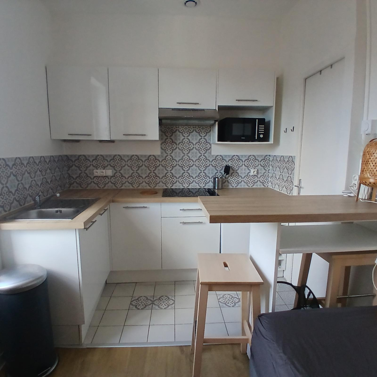 
                                                Location
                                                 Studio meublé Quartier Centre Vieux Marché