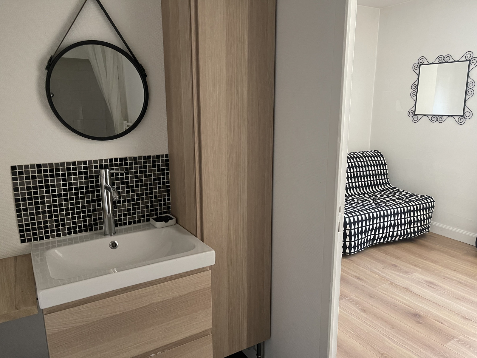 
                                                Vente
                                                 STUDIO MEUBLE QUARTIER DES HALLES