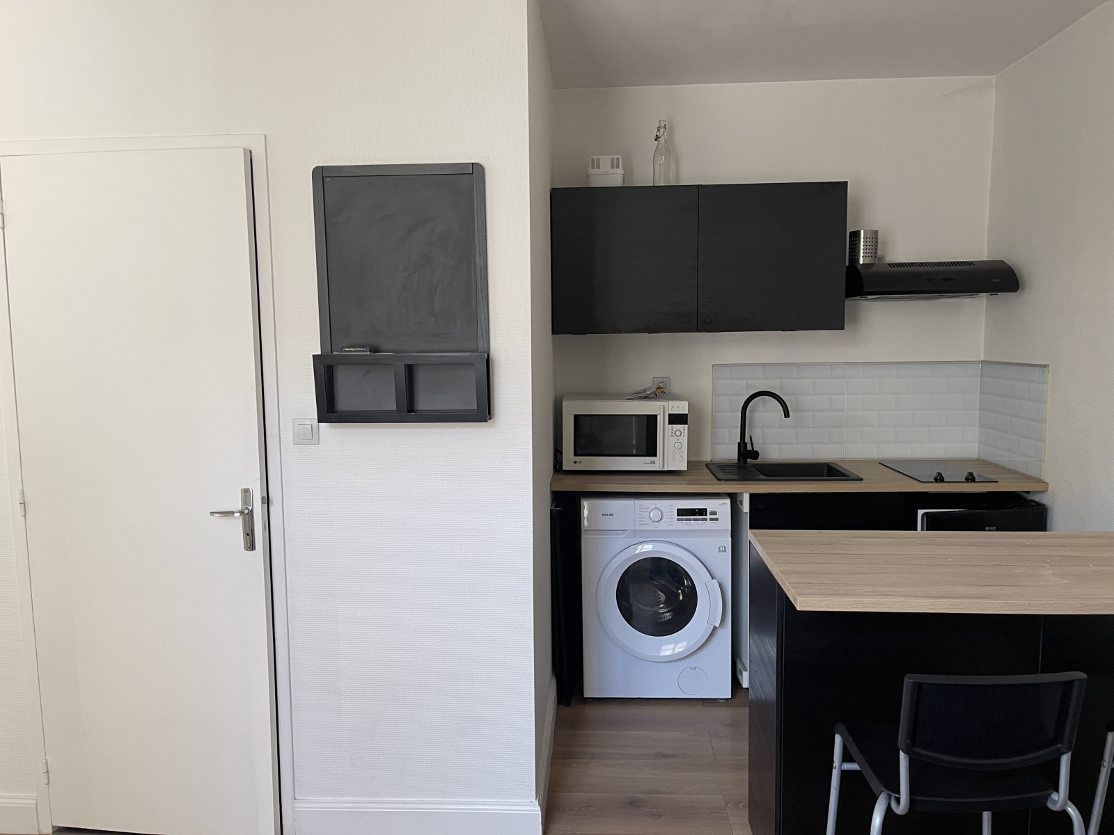 
                                                Vente
                                                 STUDIO MEUBLE QUARTIER DES HALLES