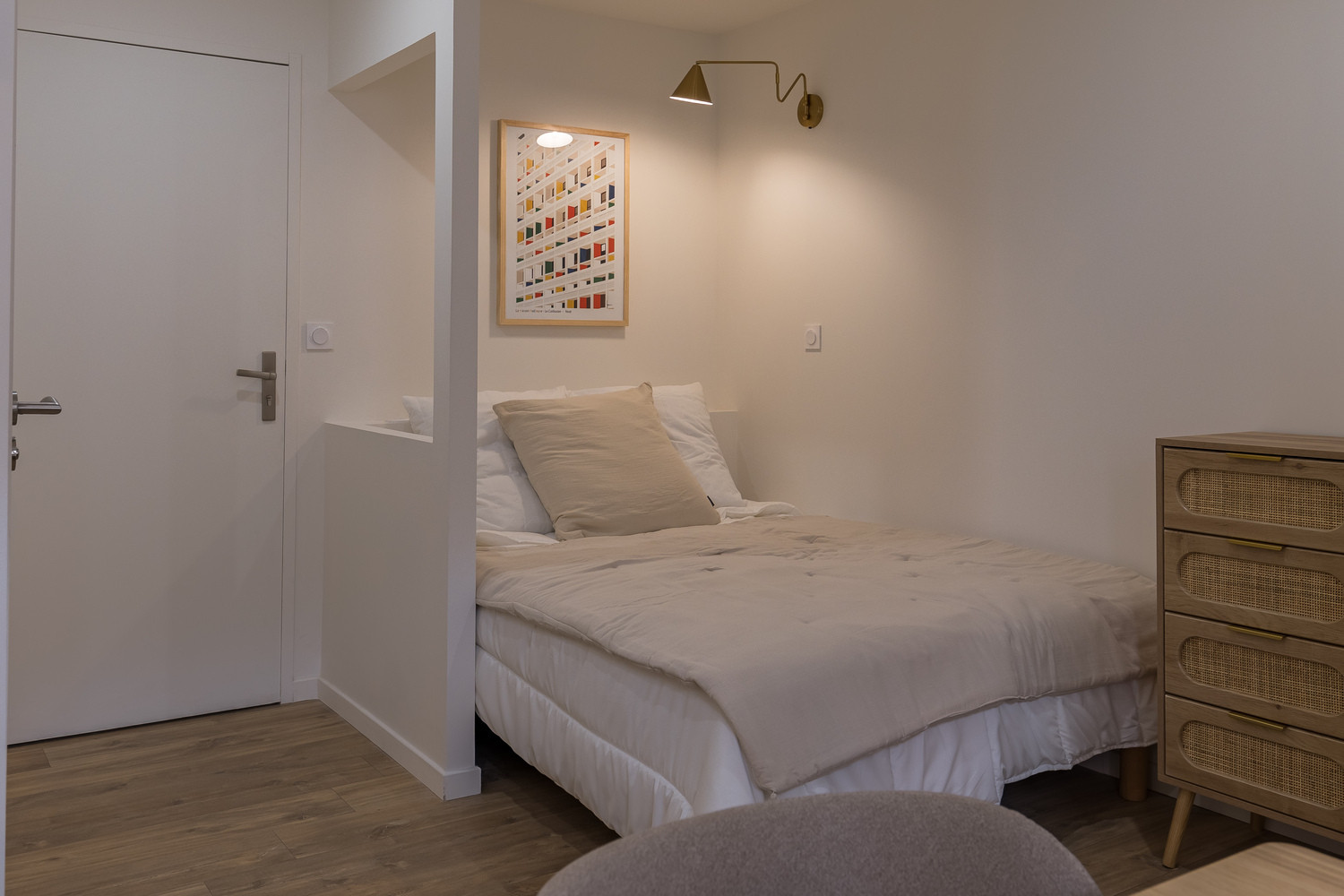 
                                                Location
                                                 Studio meublé - Quartier Notre-Dame-Du-Mont