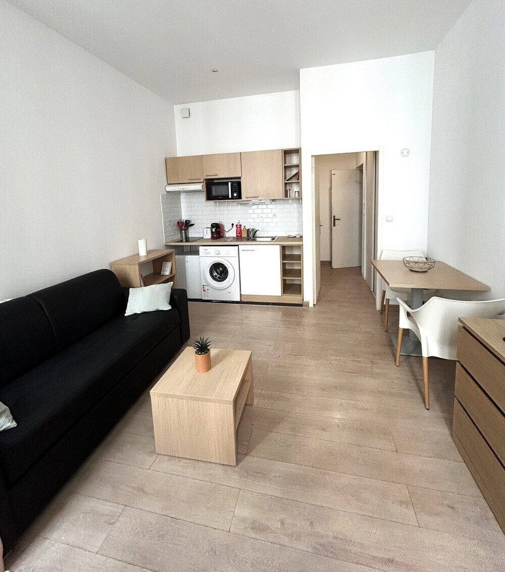 
                                                Location
                                                 Studio meublé - Quartier Thiers