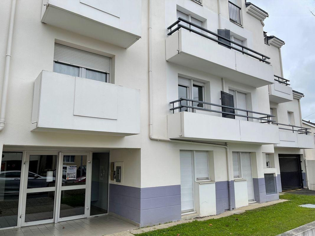 
                                                Location
                                                 Studio meublé récent a louer