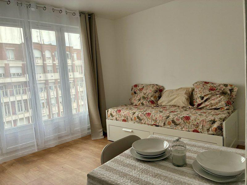 
                                                Location
                                                 Studio meublé refait à neuf – 10 min de Paris
