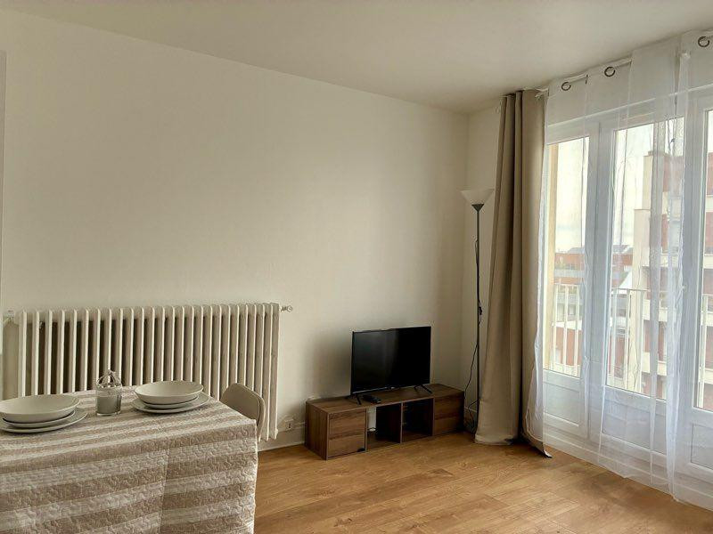 
                                                Location
                                                 Studio meublé refait à neuf – 10 min de Paris