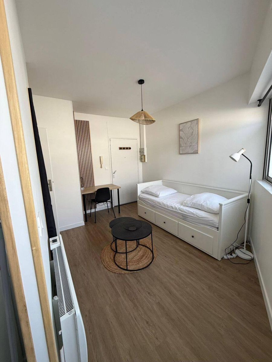 
                                                Location
                                                 Studio meublé refait à neuf 18m² Chantenay