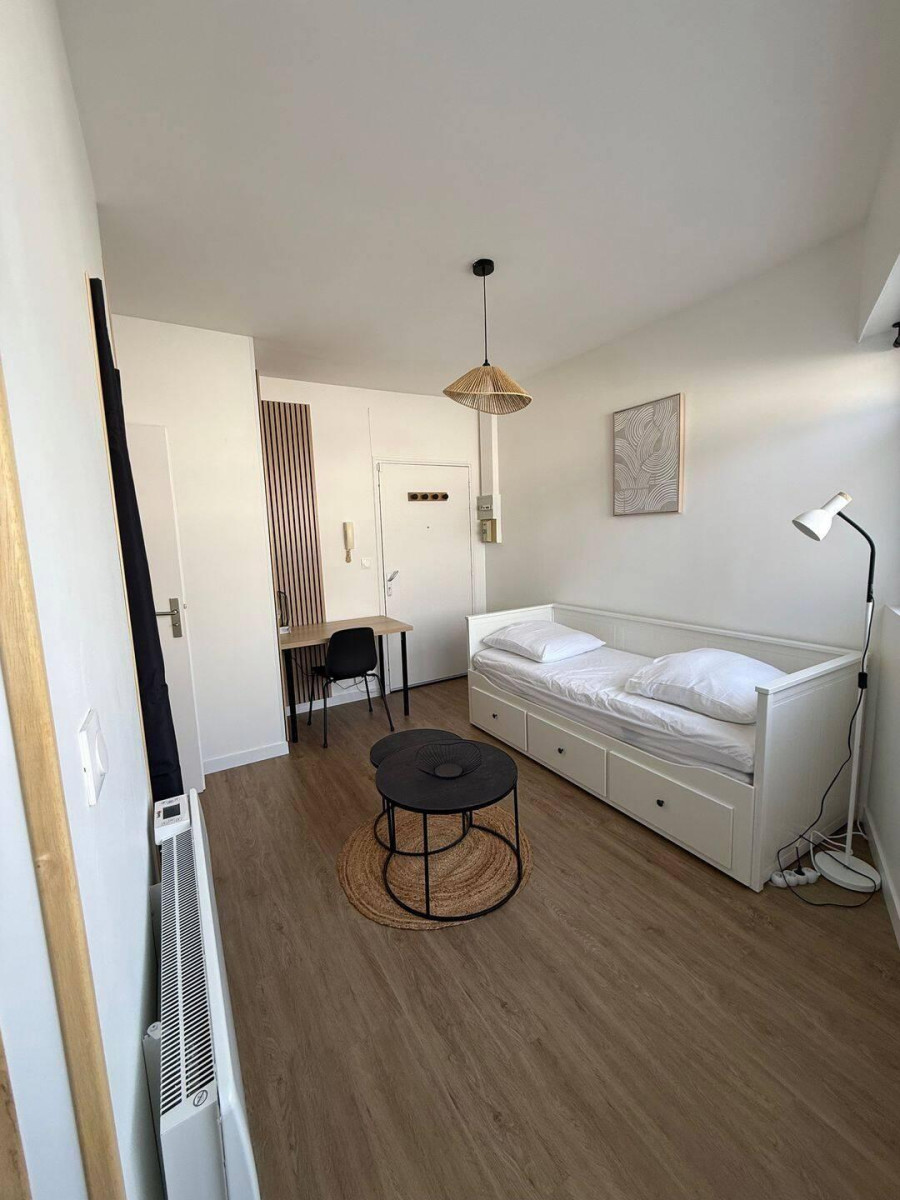 
                                                Location
                                                 Studio meublé refait à neuf 18m² Chantenay