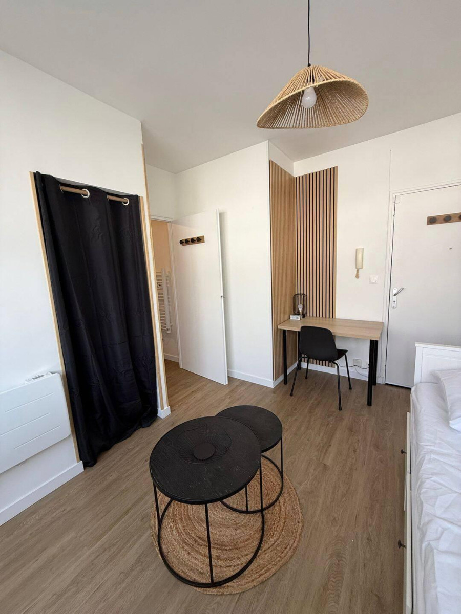 
                                                Location
                                                 Studio meublé refait à neuf 18m² Chantenay